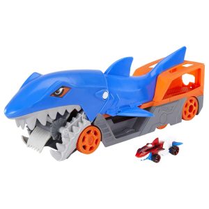 Shark Adventure Toy Set: Bold shark vehicle with mini vehicles for imaginative underwater play.