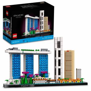 LEGO Singapore Skyline Set: Vibrant architecture and lush greenery represent Singapores iconic landmarks.