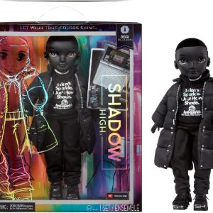 Vibrant SHADOW HIGH Doll Set featuring stylish urban fashion and expressive detail for imaginative play.