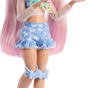 Barbie Dream Besties Doll and Accessories, Barbie Malibu” Posable Roller Skating Fashion Doll with Blonde Hair, 9 Makeup Themed Pieces