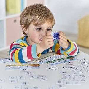 Orchard Toys, Teacher Tested Game Match and Spell – Educational Phonics & Word Building Board Game for Kids Age 4+