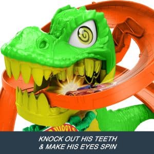 Hot Wheels Toy Car Track Set, City T-Rex Blaze Battle Playset & 1:64 Scale Die-Cast Vehicle, 18” Tall, Multiple Race Outcomes, Spinning Dinosaur Eyes