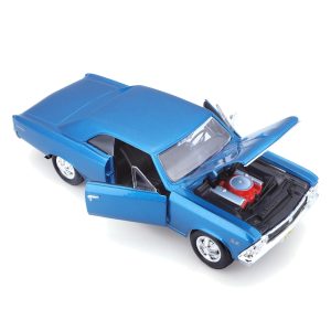 Maisto 1:24 Scale 1966 Chevy Chevelle SS 396 Diecast Vehicle (Colors May Vary)