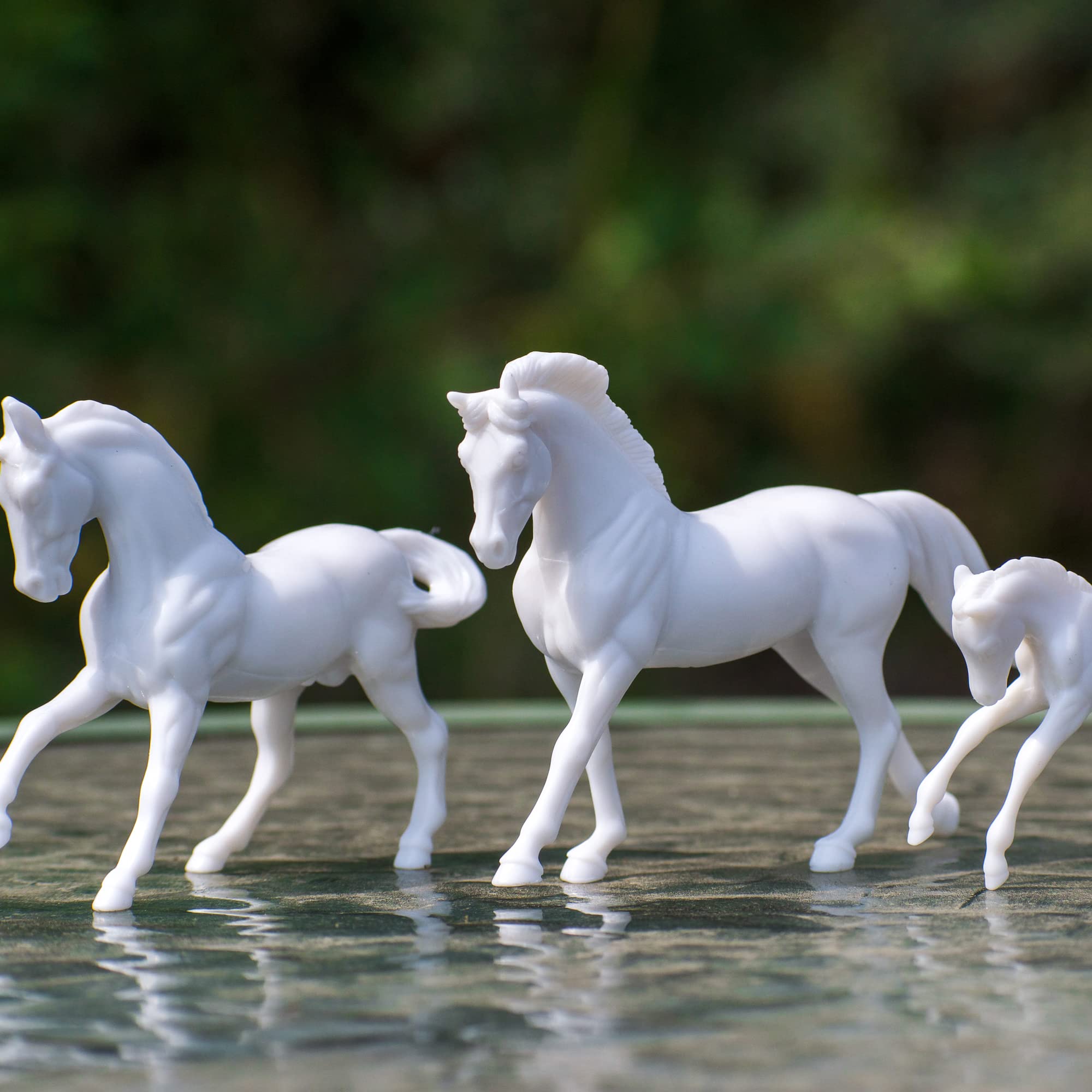 Breyer Horses Stablemates Horse Family Paint Set | 3 Horse Set | 1:32 Scale | Horse Toy | Model #4239, White - Image 4