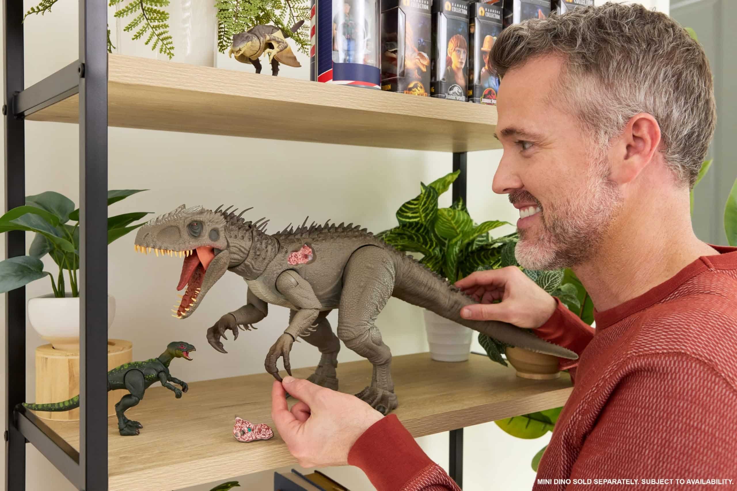 Mattel Jurassic World Hammond Collection Indominus Rex Dinosaur Figure | Deluxe Articulated Large Size Action Figure, Swappable Claws & Tracking Implant - Image 2